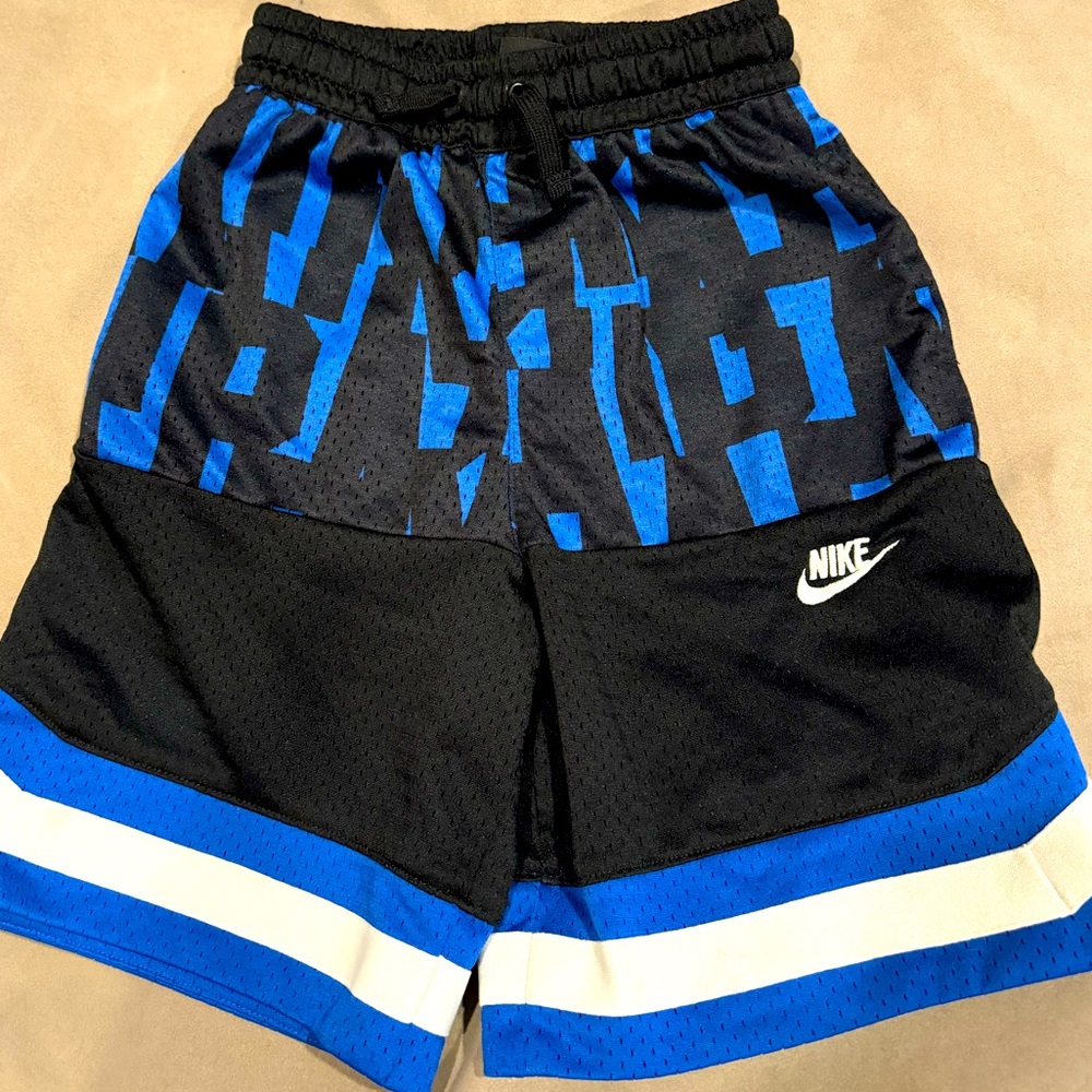Large boys Nike Air shorts. Great condition. Barely worn. Nonsmoking home.